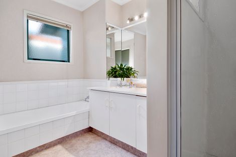 Photo of property in 10 Meadowviews Drive, Welcome Bay, Tauranga, 3112