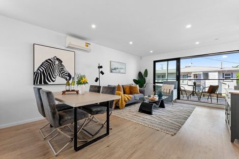 Photo of property in 2/18 Sylvan Crescent, Te Atatu South, Auckland, 0610