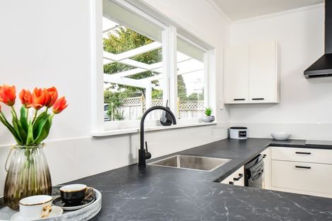 Photo of property in 5a Hillcrest Road, Hillcrest, Hamilton, 3216