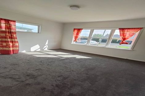 Photo of property in 30 Edmund Hillary Avenue, Papakura, 2110