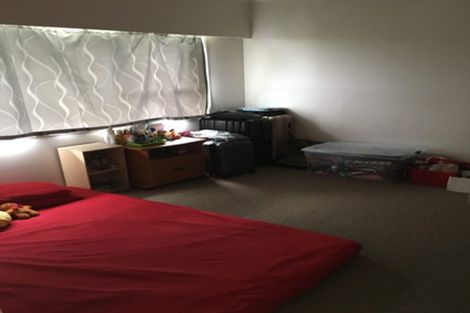 Photo of property in 2/2 Cheval Drive, Totara Vale, Auckland, 0629