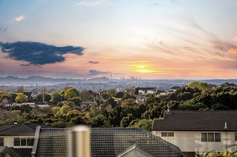 Photo of property in 1a Lobelia Rise, Goodwood Heights, Auckland, 2105