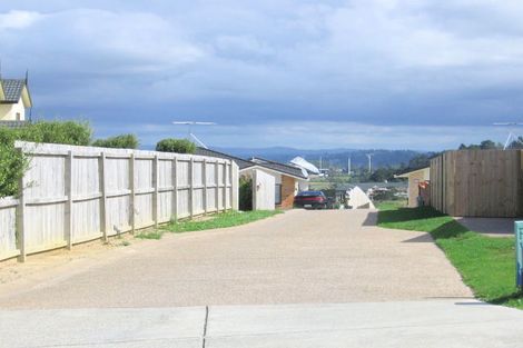 Photo of property in 16 Mackwell Road, Fairview Heights, Auckland, 0632