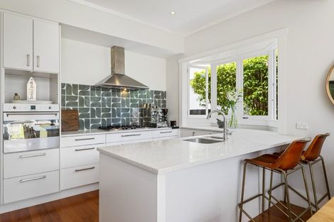 Photo of property in 40 Ngataringa Road, Devonport, Auckland, 0624