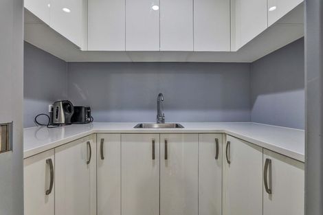 Photo of property in 2 Frederick Place, Whalers Gate, New Plymouth, 4310