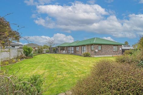 Photo of property in 19 Clearview Drive, Milson, Palmerston North, 4414