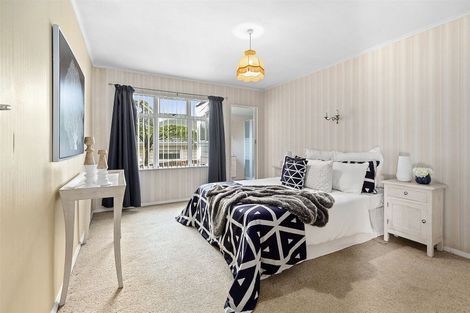 Photo of property in 14 Lane Crescent, Tawa, Wellington, 5028