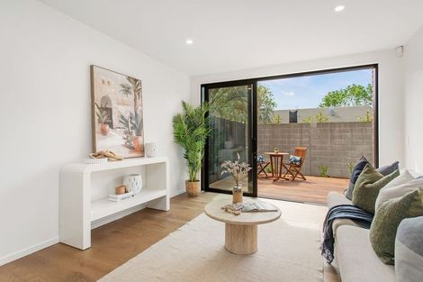 Photo of property in 2/50b Murray Place, Saint Albans, Christchurch, 8014