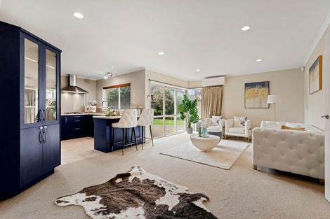 Photo of property in 3 Borthwick Close, Flat Bush, Auckland, 2016
