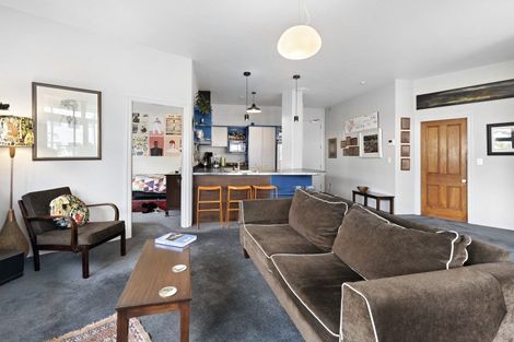 Photo of property in Endeavour Apartments, 12/125u Thorndon Quay, Pipitea, Wellington, 6011
