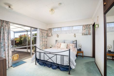 Photo of property in 10 Camellia Avenue, Bell Block, New Plymouth, 4312
