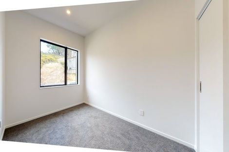 Photo of property in 12/62u Spenmoor Street, Newlands, Wellington, 6037