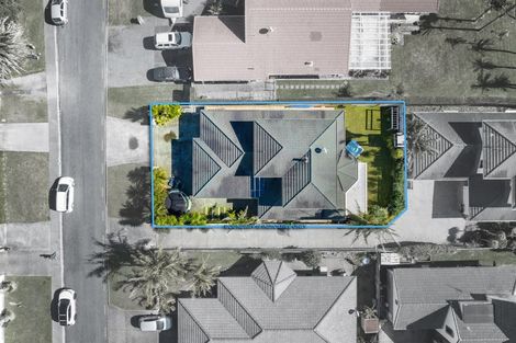 Photo of property in 43 Walton Street, Red Beach, 0932