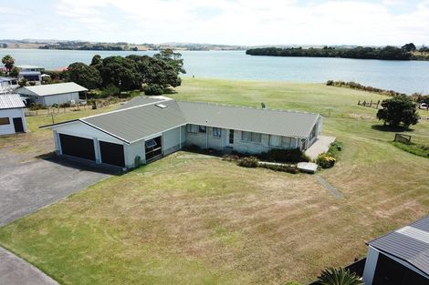 Photo of property in 12 Keven Road, Clarks Beach, Pukekohe, 2679