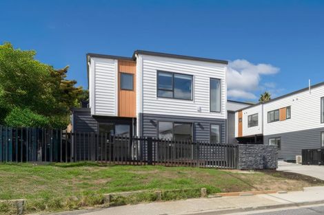 Photo of property in 1/12 Manuwai Road, Torbay, Auckland, 0630