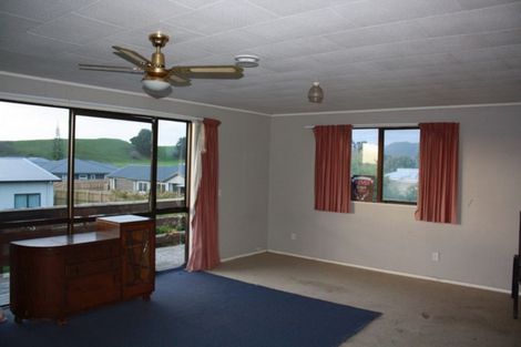 Photo of property in 44 Lupin Road, Otaki, 5512