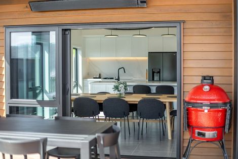 Photo of property in 16 Te Hoiere Street, Aotea, Porirua, 5024