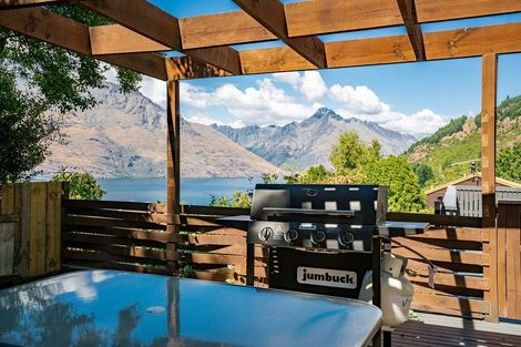 Photo of property in 8 Arawata Terrace, Fernhill, Queenstown, 9300