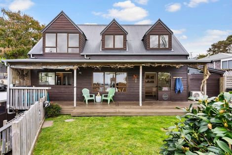 Photo of property in 1/305 Glenfield Road, Glenfield, Auckland, 0629