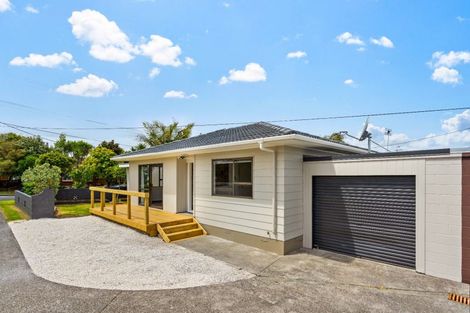 Photo of property in 9 Rewarewa Road, Te Atatu Peninsula, Auckland, 0610