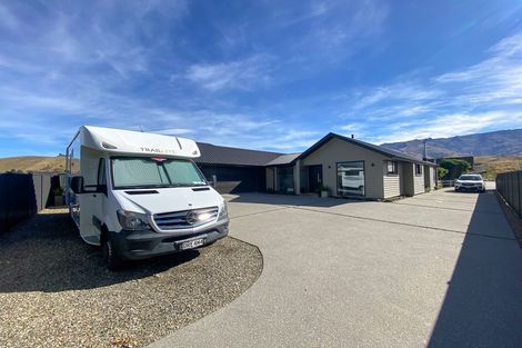 Photo of property in 48 Stratford Drive, Mount Pisa, Cromwell, 9383