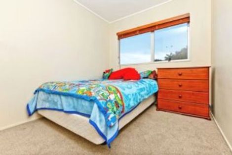 Photo of property in 2/61a Target Road, Totara Vale, Auckland, 0629