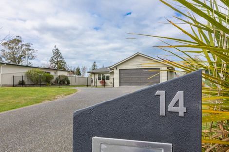 Photo of property in 14 Parkland Drive, Waipawa, 4210
