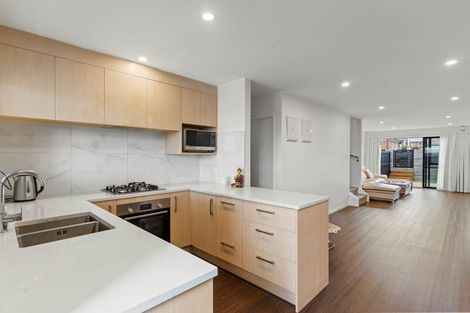 Photo of property in 2/55 Great South Road, Papakura, 2110