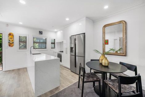 Photo of property in 9/177 Hurstmere Road, Takapuna, Auckland, 0622