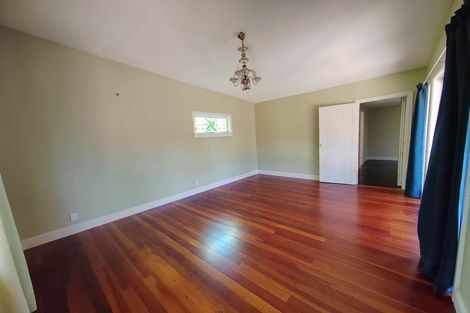 Photo of property in 10 Neptune Avenue, Beach Haven, Auckland, 0626