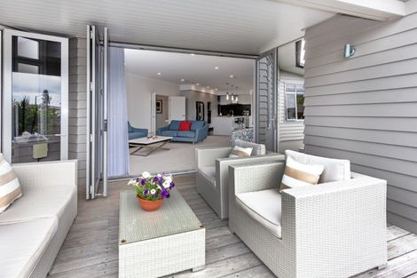 Photo of property in 100 Pacific View Drive, Whangamata, 3620