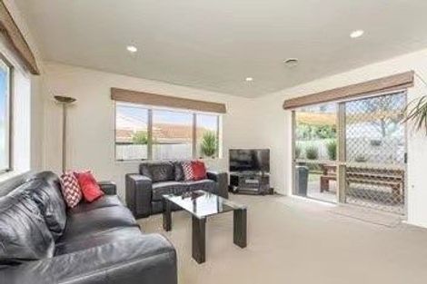 Photo of property in 17 Jelicich Court, Henderson, Auckland, 0612
