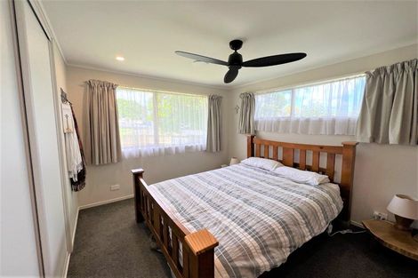 Photo of property in 20 Hyperion Drive, Randwick Park, Auckland, 2105