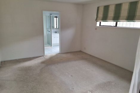 Photo of property in 53 Golfland Drive, Golflands, Auckland, 2013