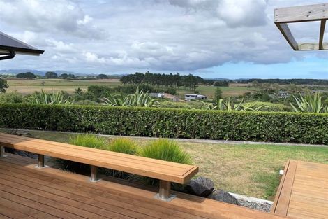 Photo of property in 14 Kendallvale Drive, Waiuku, 2123
