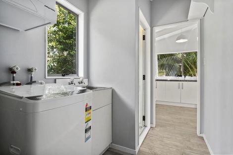 Photo of property in 14 Pitcher Place, Glen Eden, Auckland, 0602