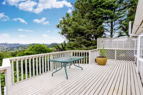 Photo of property in 54 Hollywood Avenue, Titirangi, Auckland, 0604