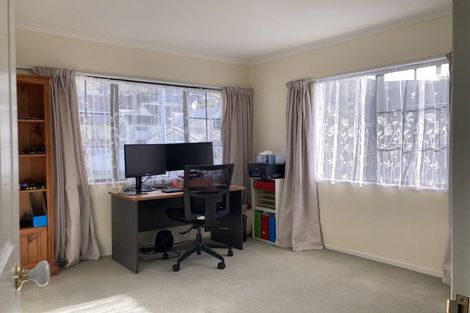 Photo of property in 10 Amesbury Drive, Churton Park, Wellington, 6037