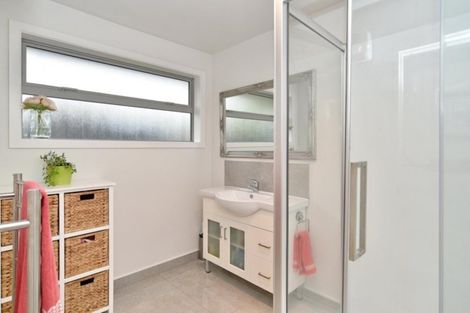 Photo of property in 3 Cam Place, Harewood, Christchurch, 8051