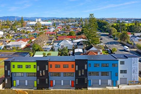 Photo of property in 1/3238 Great North Road, New Lynn, Auckland, 0600