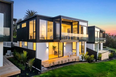 Photo of property in 45b Rosario Crescent, Red Beach, 0932