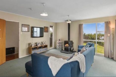 Photo of property in 6 Owaka Close, Kelson, Lower Hutt, 5010