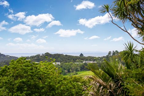 Photo of property in 54 Hollywood Avenue, Titirangi, Auckland, 0604