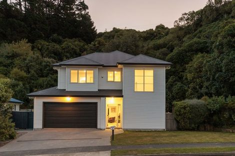 Photo of property in 6 Chippenham Grove, Churton Park, Wellington, 6037