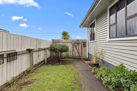 Photo of property in 8 Omori Place, Castlecliff, Whanganui, 4501