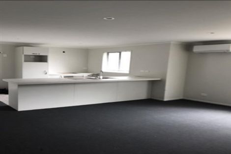 Photo of property in 129 Tidal Road, Mangere, Auckland, 2022