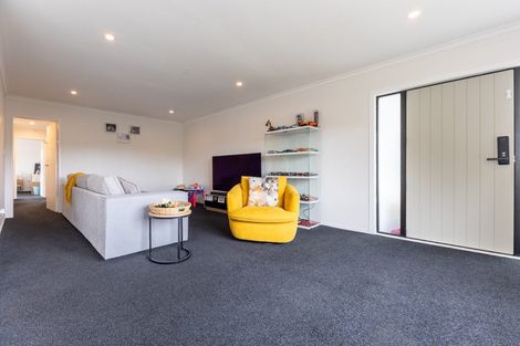 Photo of property in 34a Rewarewa Crescent, Waikanae, 5036