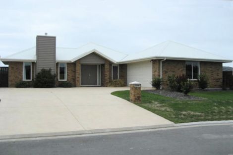 Photo of property in 6 Goldie Place, Rolleston, 7614