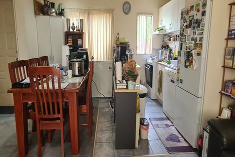 Photo of property in 19 Lockington Avenue, Henderson, Auckland, 0612