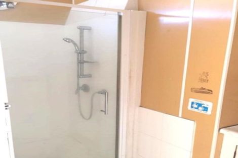 Photo of property in 3/4 Hutchinson Avenue, New Lynn, Auckland, 0600